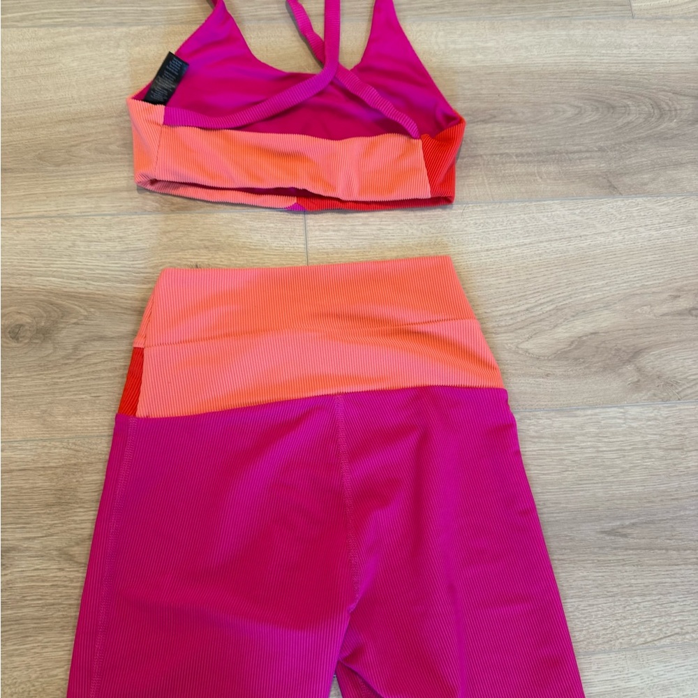 Beach Riot Hot Pink, Red & Coral Colorblock Athletic Set - Picture 2 of 4